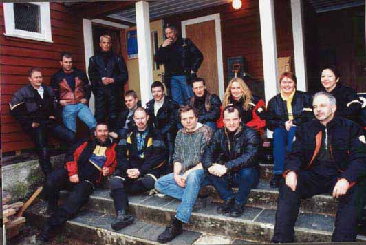 2000-medlemmer-oppstilling-klubbhus