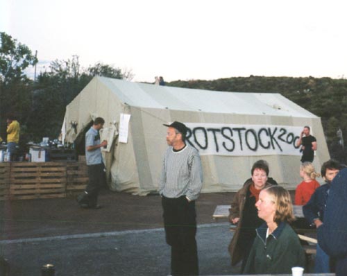 Rotst-01-Rootstock-VN