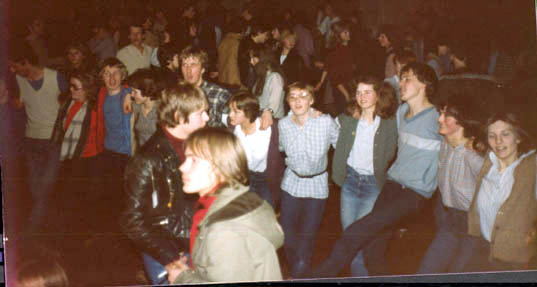 08-12-79-Ringdans