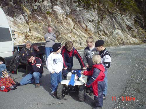 Barna_er_heklt_med_043